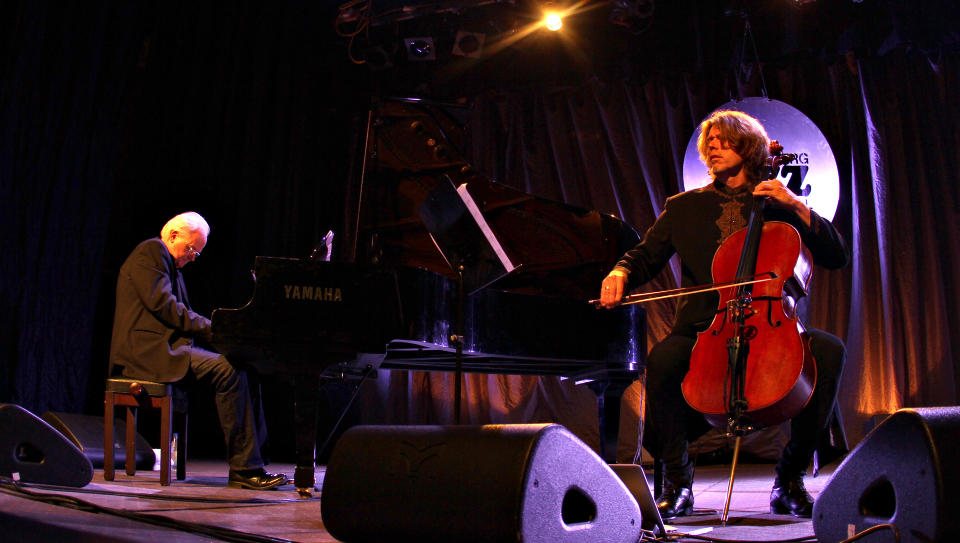 VAKKERT: Ketil Bj�rnstad og Svante Henryson - vakker, ny musikk i Kongsberg kino. Foto: Bj�rn-Owe Holmberg/Dagbladet