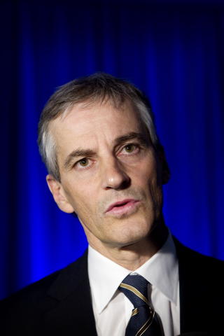 FORN�YD: Utenriksminister Jonas Gahr St�re er forn�yd med at Cuba frigir 52 politiske fanger.  Foto: Jon Terje Hellgren Hansen / Dagbladet