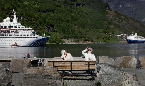 Velkommen: Fra mai til oktober ruller cruiseturistene inn, p� jakt etter postkort-Norge. Tilsammen kan over 10 000 g� i land p� en gang.