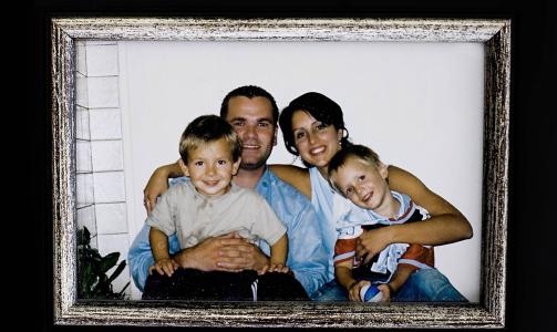 FAMILIELYKKEN BRAST: Rundt ett �r etter at dette bildet ble tatt, raknet familielykken for den lille familien som bodde sammen i Vester�len. FOTO: Privat