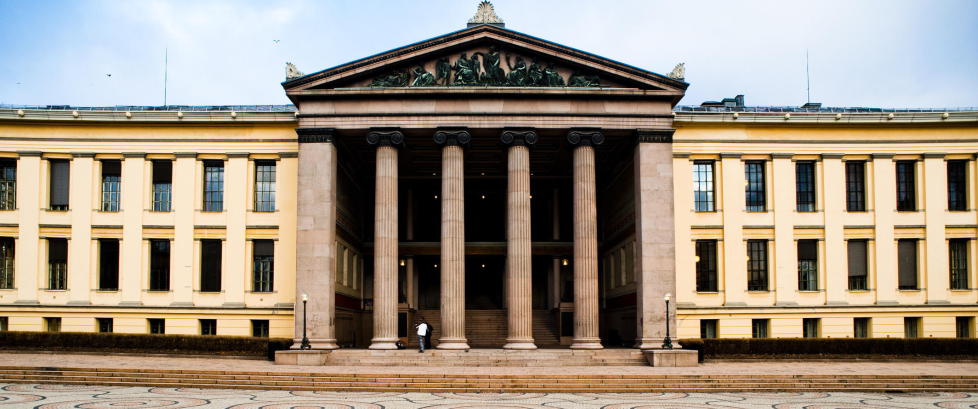 Kan universitetets selvtillit styrkes ved � skru klokka tilbake?