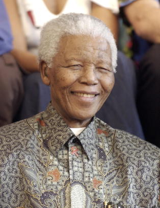 - FIFA presser Mandela til � overv�re finalen