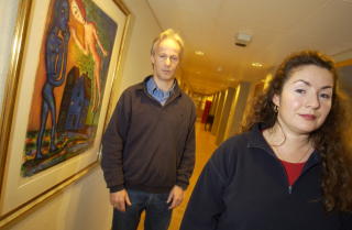 VENTER P� SVAR: Per og Veronica Orderud venter p� svar p� sin begj�ring om gjen�pning av trippel- drapssaken, men de f�r ikke innsyn i Lars Gr�nner�ds begj�ring om gjen�pning i hans sak.
Foto: Tor Arne Dalsnes