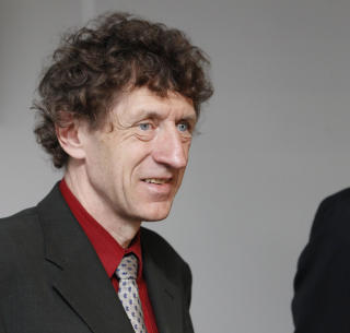- GIKK BRA: Administrerende direkt�r ved Norsk romsenter, Bo Andersen, sier oppskytingen gikk prikkfritt, bortsett fra litt innledende kommunikasjonskluss. N� skal instrumentene om bord satellitten skrus p� og testes. Foto: SCANPIX