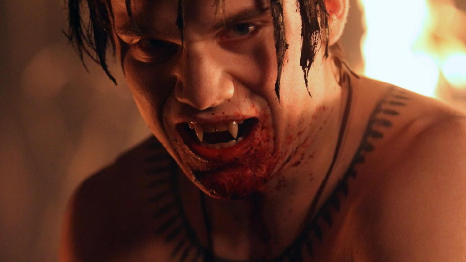 COMEBACK: Allan Hydes �True Blood�-karakter, Godric, d�r i slutten av seriens andre sesong - men er likevel med i den tredje sesongen, som n� vises i USA. Foto: HBO