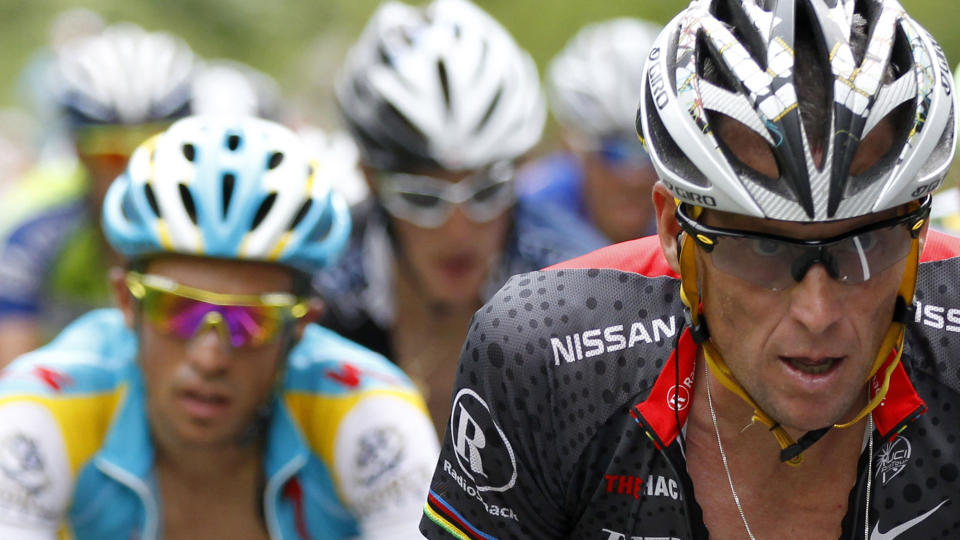 SYMPATISERER MED ARMSTRONG: 
Lance Armstrong f�r overraskende st�tte fra Alberto Contador etter s�ndagens t�ffe etappe. Foto:  AFP PHOTO / JOEL SAGET