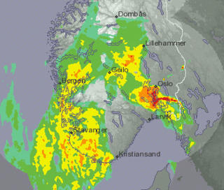 FOSSET NED: Nedb�rsrekorden ble satt i Melsom i Stokke kommune. P� noen timer falt det 33,7 mm regn. Dette er nesten halvparten av normalnedb�ren for hele juli m�ned (79 mm). Grafikk: Meteorologisk institutt