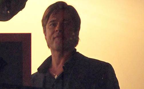SOM EN UNGGUTT IGJEN: Brad Pitt ser flere ti�r yngre ut uten skjegget. Foto: STELLA PICTURES