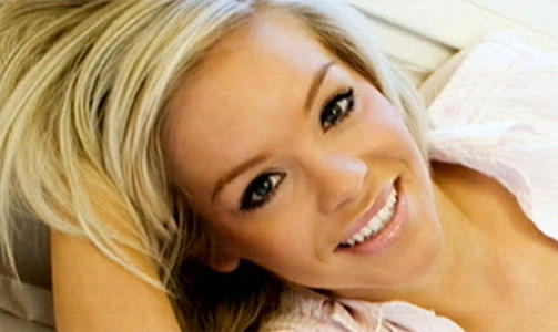 VAKKER: - Jeg var en morsom person. Jeg hadde mange venner. Hvis jeg gikk ut og m�tte folk for f�rste gang sa de alltid ��, du er virkelig pen�, og jeg tenkte �Ja, det er jeg�, sier Katie Piper om tida f�r skadene. Foto: STELLA PICTURES
Foto: STELLA PICTURES