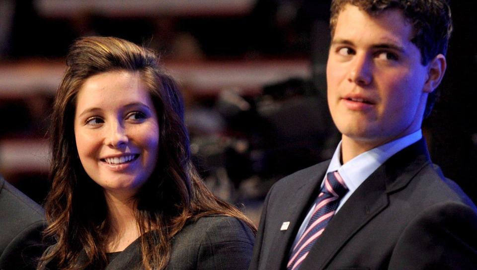 GIFTEKLARE:  Bristol Palin og Levi Johnston. Her under Sarah Palins visepresidentkampanje. Foto: SCANPIX