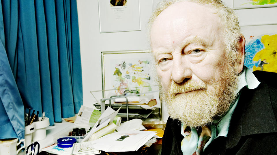 R�DE BUKSER: Kurt Westergaard g�r alltid i r�dt og svart. - Alle avistegnere b�r v�re litt anarkister. Foto: Kristian Ridder-Nielsen/Dagbladet