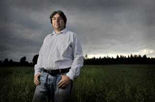 ADVARER: Professor og l�rer ved Politih�gskolen Paul Larsson (47) mener hvitsnippkriminelle slipper for lett unna straff. Foto: JOHN T. PEDERSEN/DAGBLADET