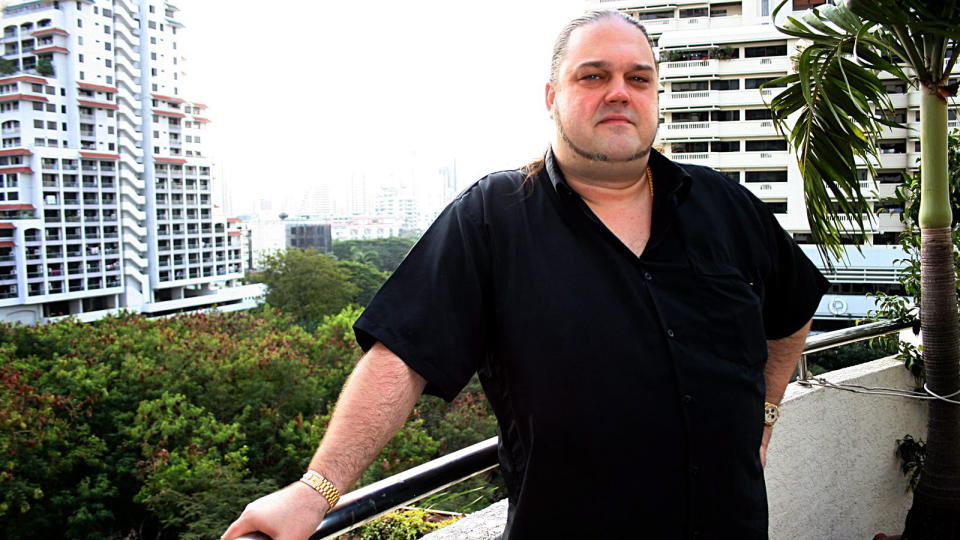UFERDIG PROSJEKT: Eiendomsbaron Arne Hvidsten (40) skulle satse millioner p� to h�yblokker p� stranda i Pattaya. Foto: Harald Henschien
