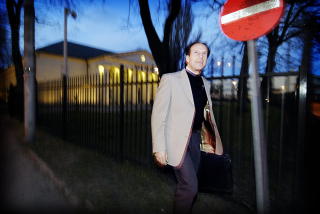 VIL TA HVITSNIPPER: - P� samme m�ten som man i dag har spanere og informanter i narko- og ransmilj�et, b�r man ha spanere og informanter i finansmilj�ene p� blant annet Oslo B�rs og Aker Brygge, sier Ap's finanspolitiske talsmann Jan B�hler. Foto: JOHN T. PEDERSEN/DAGBLADET