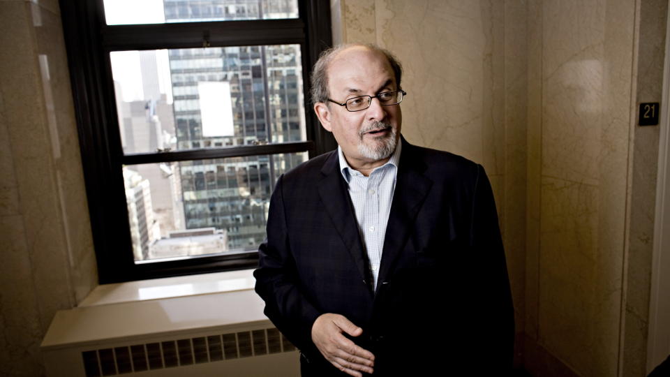 SKRIVER BOK: Salman Rushdie skriver for f�rste gang en bok om seg selv. Noe motvillig. Foto: Sveinung U. Ystad