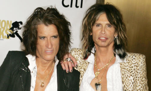 BANDKOLLEGER: Joe Perry og Steven Tyler er bandkolleger i rockebandet Aerosmith. Photo: Nancy Kaszerman/ZUMA Press/STELLA PICTURES