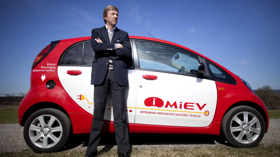 UTVIDET TILBUD: I m�nedene som kommer vil det bli flere firesetere � velge i. Blant annet lanserer Mitsubishi og adm. dir. Bernt G. Jessen sin i-MiEV.  Foto: Espen R�st