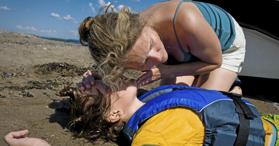 REDDER LIV: Altfor f� kan f�rstehjelp. F�rstehjelp redder liv. Foto:  Christian Mordre