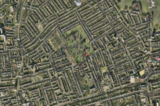 BEST � D� I STORBRITANNIA: Her fra Cemetery Road, Stratford, London, Storbritannia.