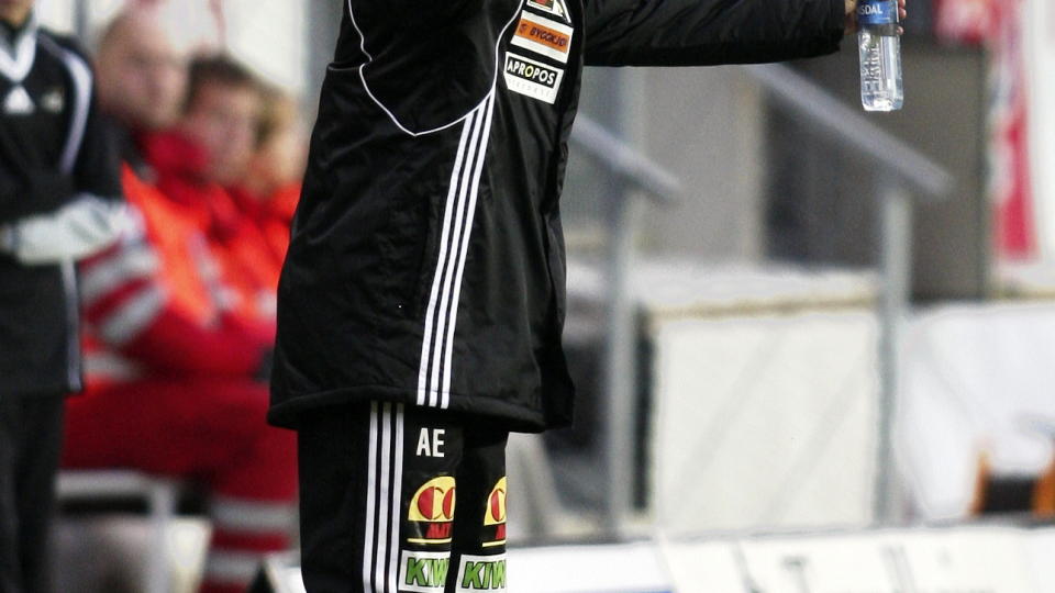 NY JOBB I AFRIKA: Arne Erlandsen har takket ja til en klubb i Nigeria. Tidligere har han trent LSK, Hamkam og IFK G�teborg. Foto: Gorm Kallestad / SCANPIX