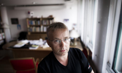 M� SNU: Justisminister Knut Storberget (Ap) m� snu i hijabsaken og tillate religi�se hodeplagg til politiuniform, mener Likestillings- og diskrimineringsnemnda. Foto: H�KON EIKESDAL/DAGBLADET