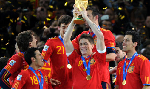 VERDENSMESTER: Torres ble skadd i VM-finalen og er tvilsom til seriestart. Fortsatt har han ikke returnert til Liverpool. Foto: AFP/GABRIEL BOUYS