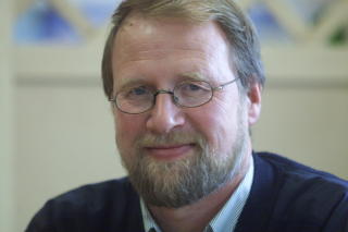 - SM�PENGER: Ordf�rer Rolf Espenes i Dyr�y kommune mener 400 000 er sm�penger n�r det er nye arbeidsplasser det handler om.

Foto: Yngve Olsen S�bbe