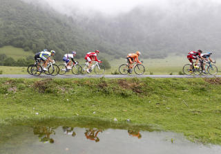 I BRUDD: ... men det holdt desverre ikke inn for Edvald Boasson Hagen og de andre bruddrytterne. Foto: Scanpix