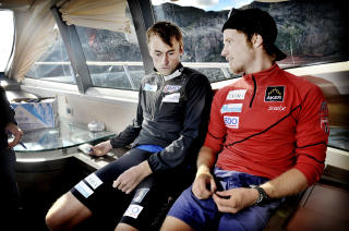 B�TTUR: Petter Northug og Martin Johnsrud Sundby slapper av p�  en b�ttur til Lysefjorden. Foto: John T. Pedersen/Dagbladet