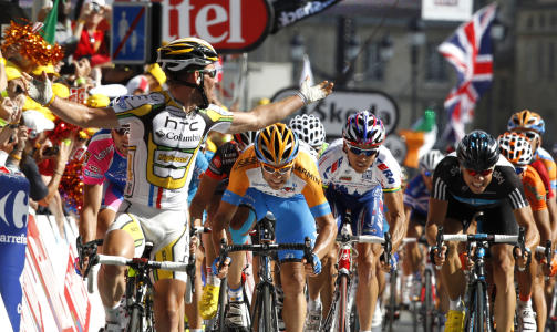 KOR VA D�M HEN? Mark Cavendish var overlegen p� spurten, og seilte i ensom majestet over m�lsteken. Foto: Scanpix