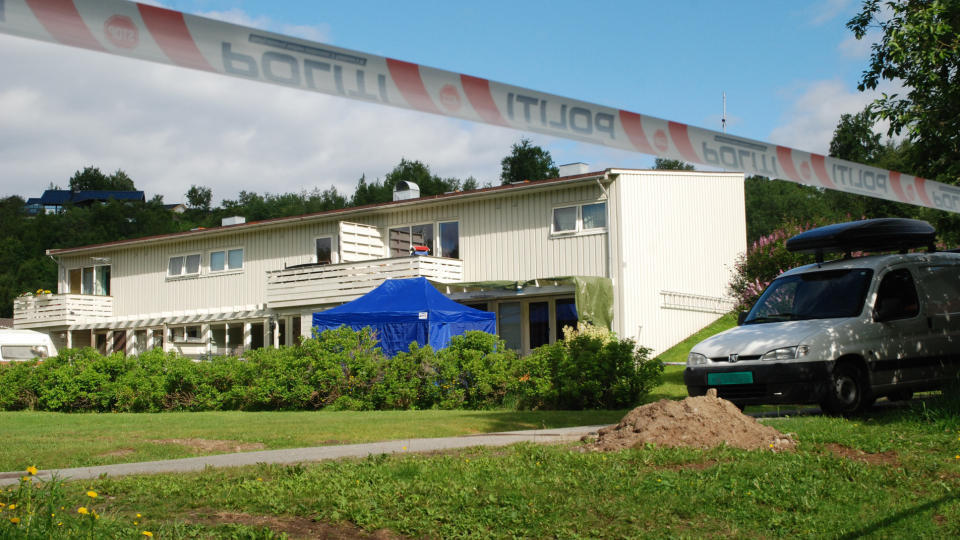 SIKTET: S�steren og dattern til mannen som er siktet for � ha drept en mann p� M�rkved i Bod� er n� siktet for medvirkning til drapet. Foto: Geir H. Olsen/AB24