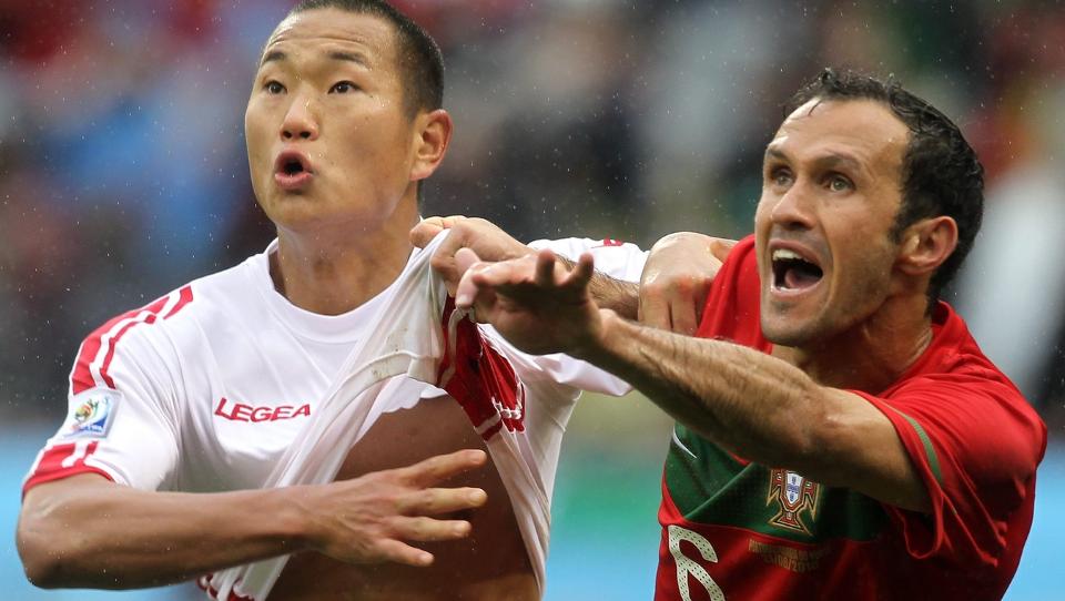 �NSKER SEG S�ROVER: Ricardo Carvalho ser tilbake  p� seks suksessfulle �r i Chelsea. N� �nsker stopperveteranen seg en gjenforening med Jose MOurinho. Foto: EPA.