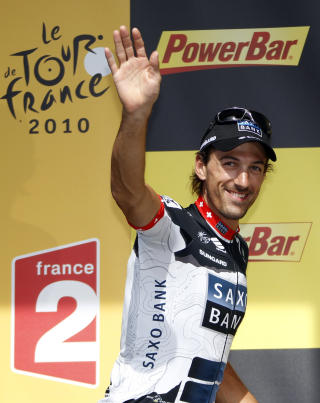 LANG VENTETID: Da Fabian Cancellara gikk i m�l i det som skulle vise seg � v�re et vinnerl�p, var det enn� tre og en halv time til sammenlagtfavorittene skulle starte p� etappen. Etter lang ventetid, kunne imidlertid sveitseren juble.Foto: SCANPIX