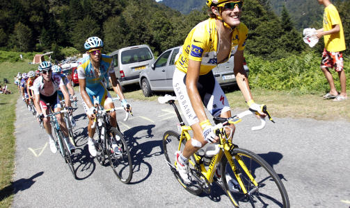INGEN UNNSKYLDNING: Andy Schlecks kjedetr�bbel i stigningen opp til Port de Bal�s, kostet luxembourgeren 39 sekunder i sammendraget til Alberto Contador. 39 sekunder er ironisk nok samme avstand som Contador vinner med sammenlagt, men Schleck vil ikke bruke det som noen unnskyldning.Foto: SCANPIX
