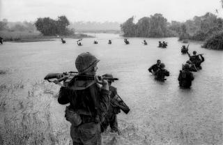 DYRERE: Vietnamkrigen varte ti �r og kostet amerikanske skattebetalere 4 555 milliarder kroner etter dagens dollarverdi. Foto:Henri Huet/AFP/Scanpix