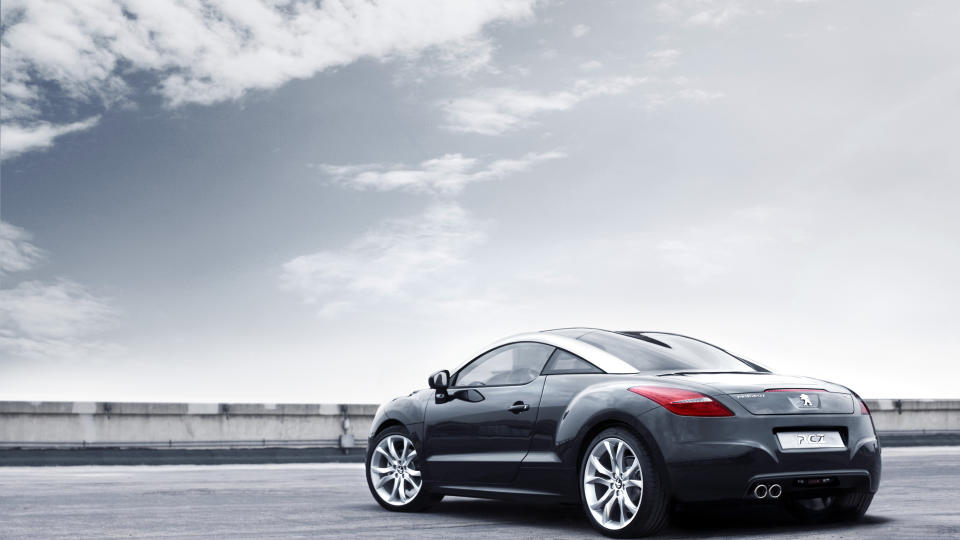 VAKKER: RCZ ser best ut bakfra, men den har jevnt over et vellykket design. Foto: Peugeot
