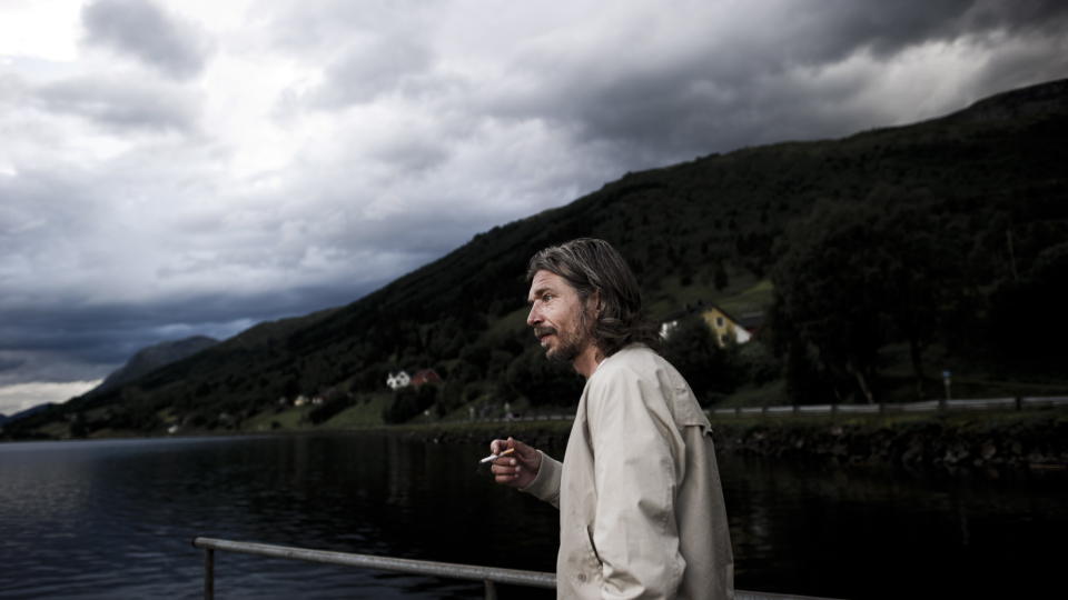 VARSLET S�KSM�L: Karl Ove Knausg�rds familie har varslet et mulig s�ksm�l mot ham etter siste bind av �Min kamp�. Foto: H�kon Eikesdal