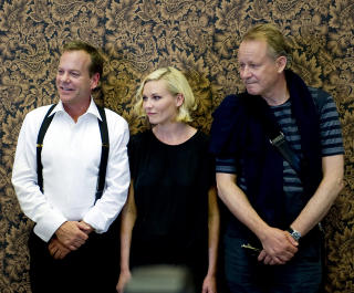STORE NAVN: Regiss�r Lars von Trier har blant annet f�tt med seg Kiefer Sutherland, Kirsten Dunst og Stellan Skarsg�rd. Foto: SCANPIX