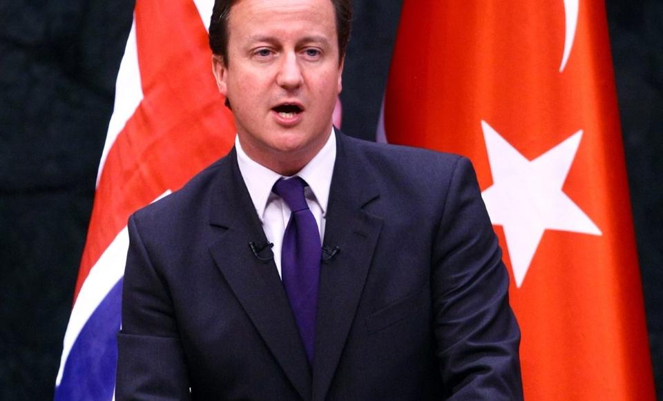 KRITISK:  En frittalende David Cameron sparte ikke p� Israel-kritikken under sitt f�rste statsbes�k til Tyrkia. Foto: EPA/ISMAIL YESILYURT/Scanpix