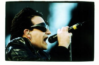REISTE LANGT: Eidsv�g og familen dro langt for � ta igjen den tapte konserten med U2. 
Foto: Henning Lilleg�rd,Dagbladet