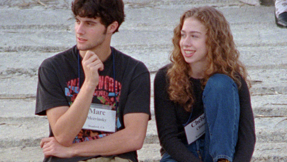KJENT HVERANDRE LENGE: Marc Mezvinsky og Chelsea Clinton har kjent hverandre i mange mange �r. N� gifter de seg endelig. Foto: Scanpix
