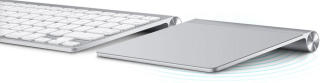 GOD PLASS: Apples styreflate gir rikelig plass til avansert fingerarbeid. Foto: APPLE