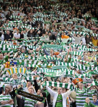 STEMNING: Celtic-supporterne. Foto: Reuters