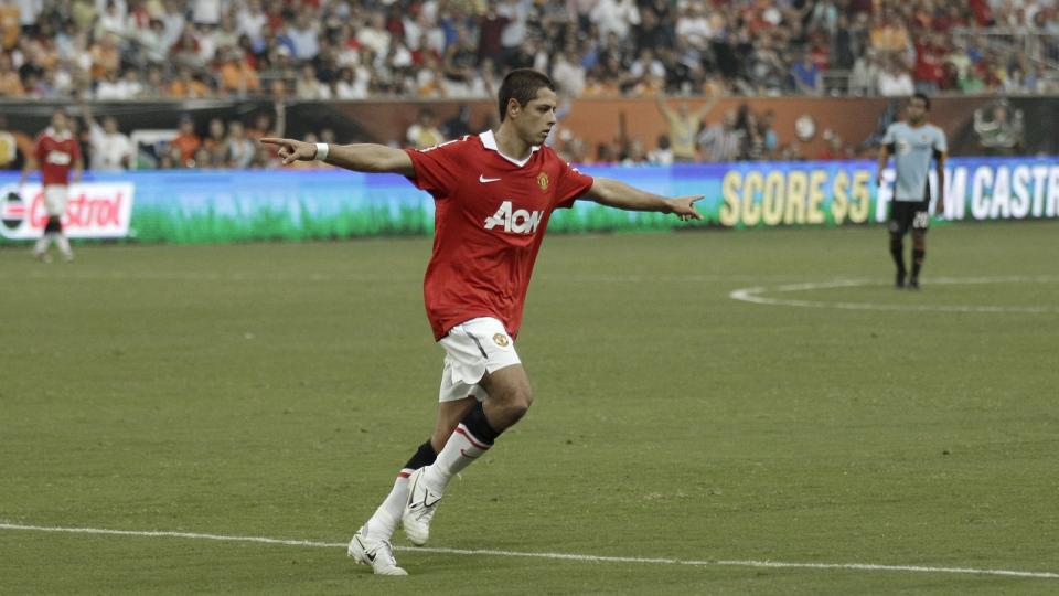 VISTE SEG FRAM: Sir Alex Ferguson har gitt tydelig uttrykk for hvor forn�yd han er med at Manchester United sikret seg Javier �Chicharito� Hernandez f�r VM-sluttspillet i S�r-Afrika. Natt til torsdag fikk den lynhurtige mexikaneren sine f�rste minutter i nye klubbfarger, og brukte dem godt da han scoret med en vakker lobb.Foto: SCANPIX