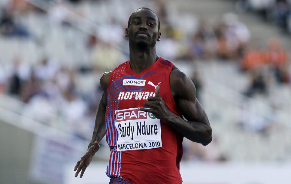 GREIT VIDERE: En tr�tt Jaysuma Saidy Ndure tok seg greit videre til semifinale p� 200 meter da han vant sitt fors�ksheat p� tida 20,60.Foto: SCANPIX