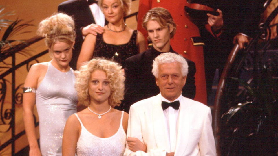 LIGGER UNDER:  For �yeblikket leder Himmelbl� over Hotel C�sar i lesernes tv-k�ring.