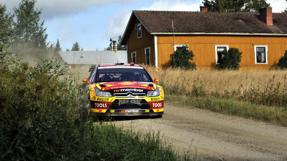 TIDLIG LEDELSE: Petter Solberg har en knapp ledelse etter fem pr�ver p� grusen i Finland. Foto: AFP/LEHTIKUVA/Roni Rekomaa