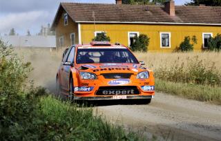 SJETTEPLASS: Henning Solberg har tapt 23 sekunder til lillebror p� de fem f�rste pr�vene. Foto: AP/LEHTIKUVA, Roni Rekomaa
