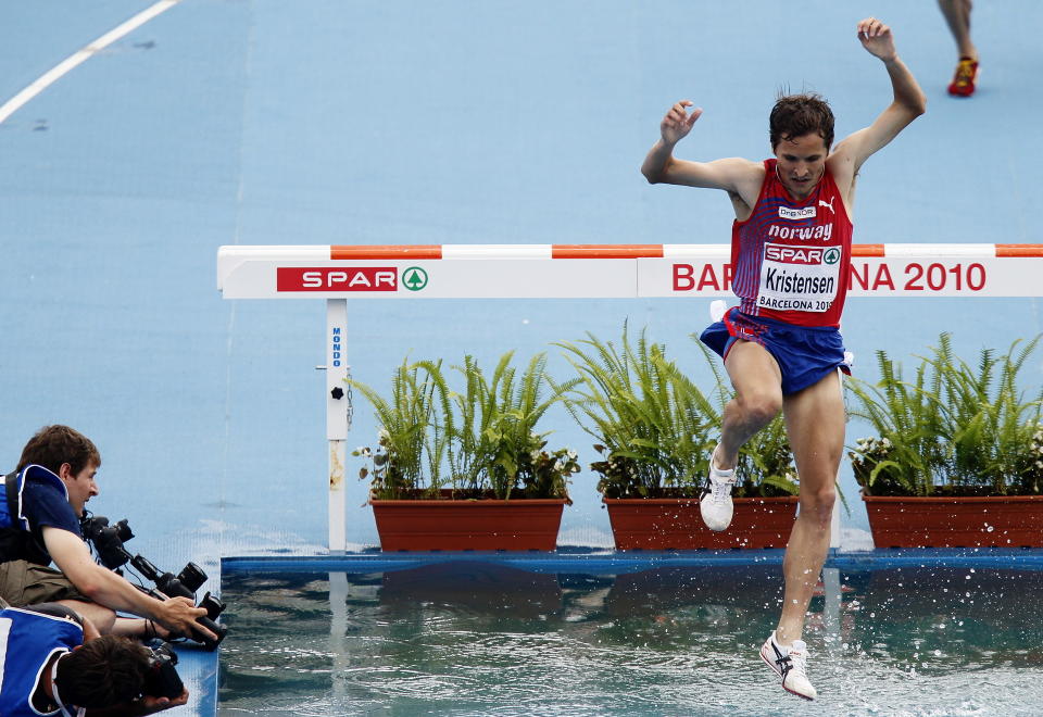 OFFENSIV: Bj�rnar Ustad Kristensen satset offensivt og sikret seg en plass i finalen p� 3000 meter hinder.Foto: SCANPIX