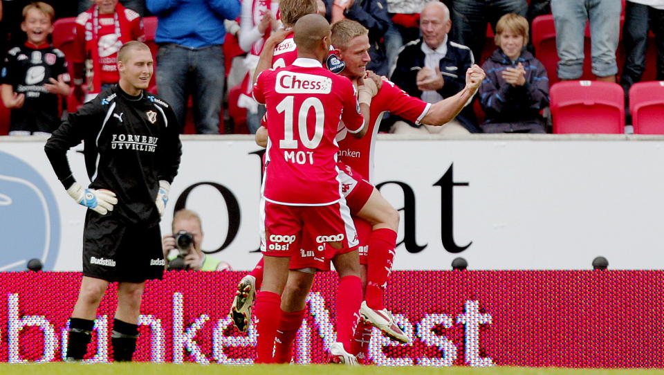 NUMMER 10 FIKK NY KONTRAKT: David Nielsen har f�tt ny kontrakt og nye oppgaver i Brann. Foto: Stian Lysberg Solum / SCANPIX